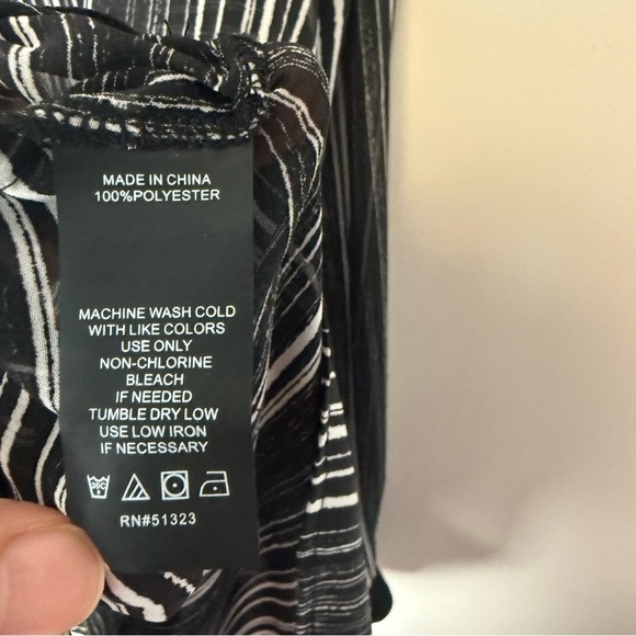 Vince Camuto Black and White Long Sleeve Blouse Size XL - Picture 8 of 8